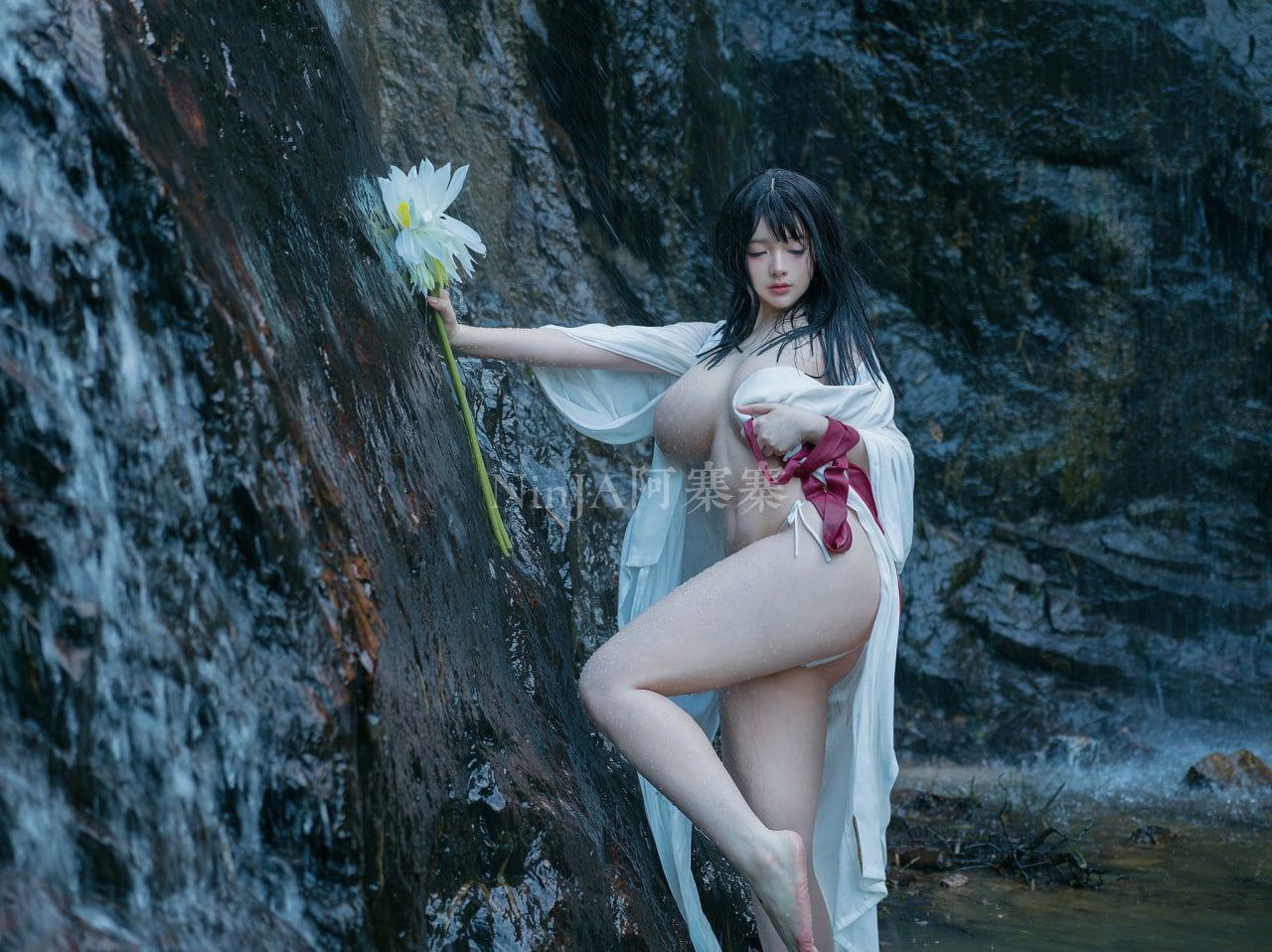  猎艳警花美乳美妇